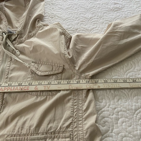 GAP Utility Jacket Light Tan Hood Long Sleeve With Buttons Pockets Size XS - Picture 11 of 12